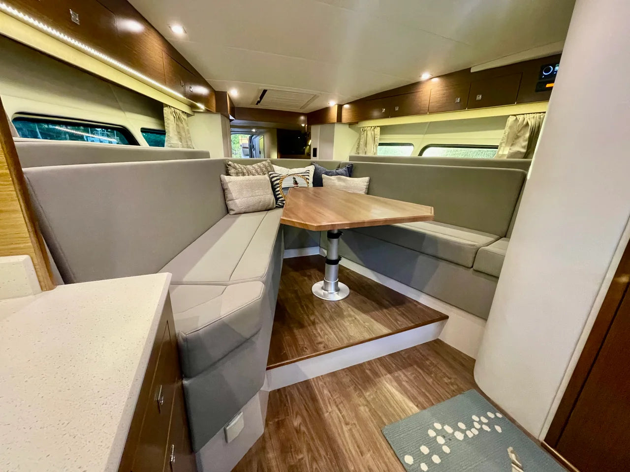2016 Cruisers Yachts 390 EXPRESS COUPE 39.0 feet, Stuart, FL #25