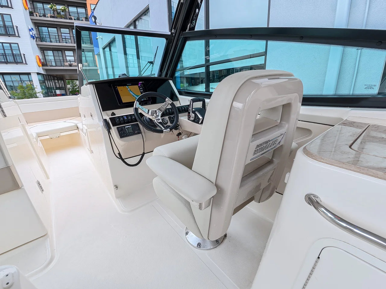 2027 Boston Whaler 280 Vantage 28.0 feet, Norwalk, Connecticut #18