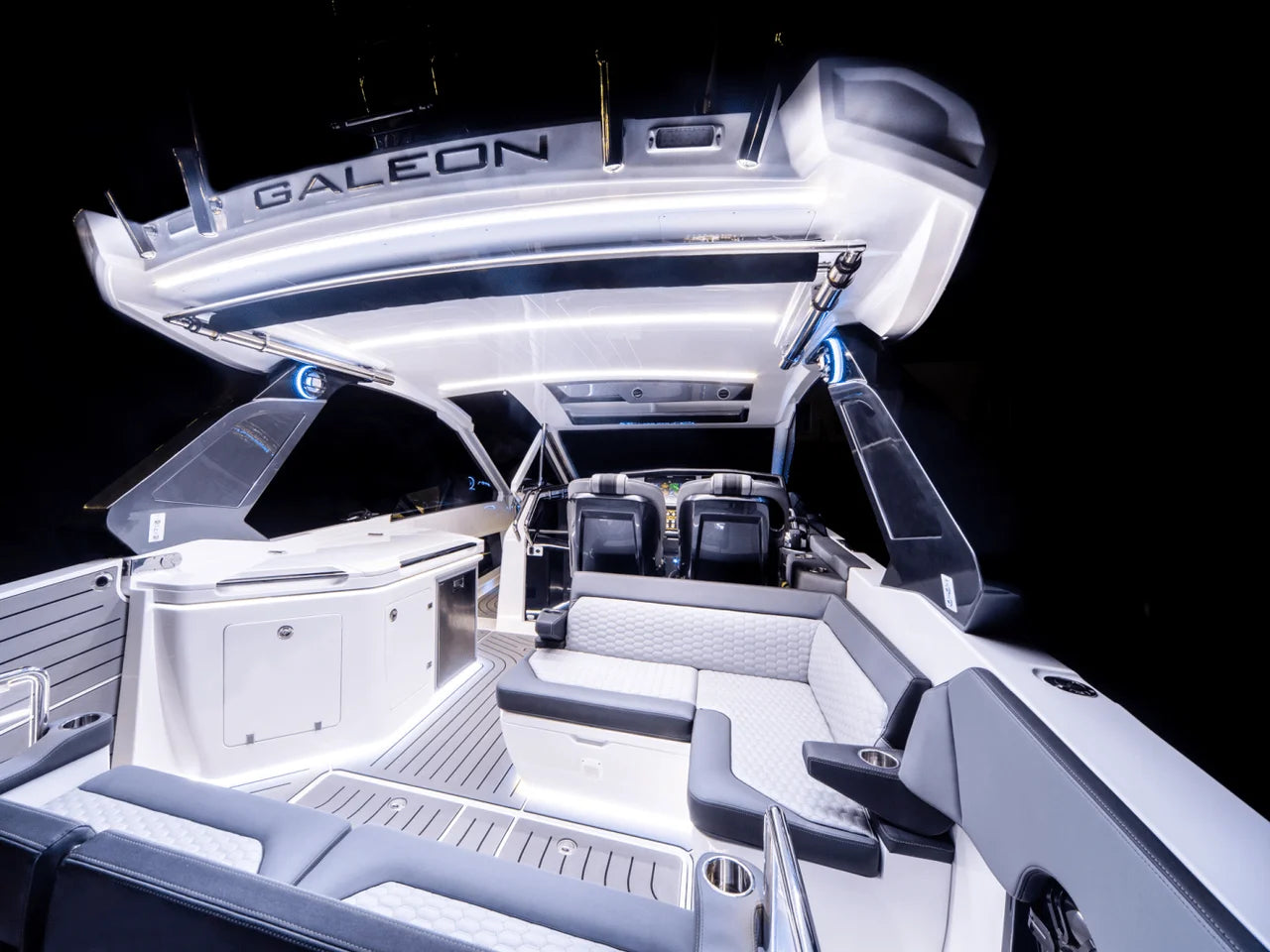2026 Galeon 335 GTO 33.0 feet, Inuvik, Northwest Territories #13