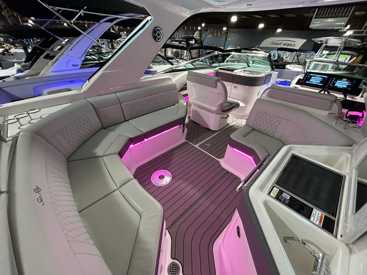 2026 Sea Ray SLX 310 Outboard 31.0 feet, Grasonville, MD #21