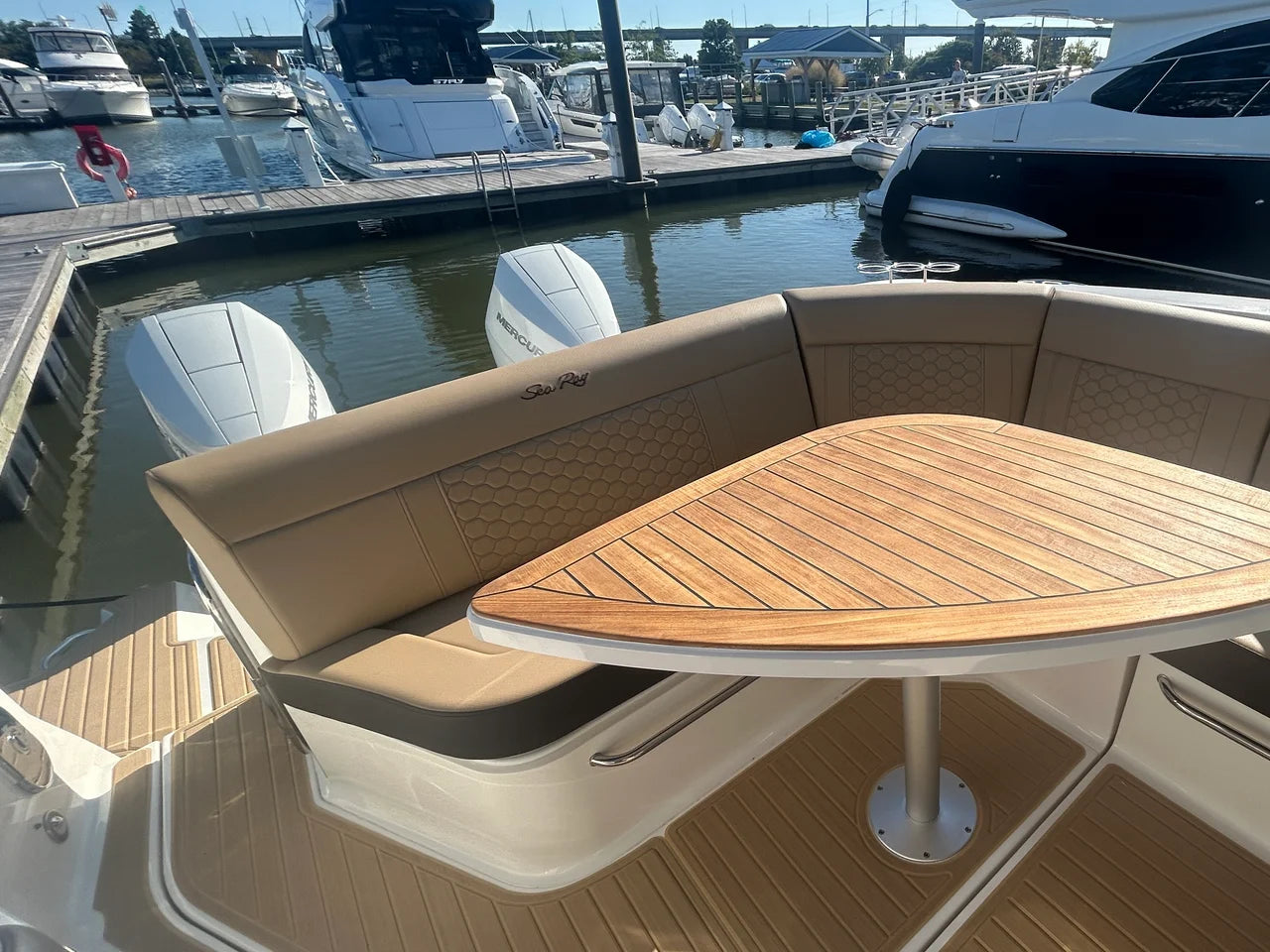 2026 Sea Ray Sundancer 320 Outboard 32.0 feet, Grasonville, MD #17