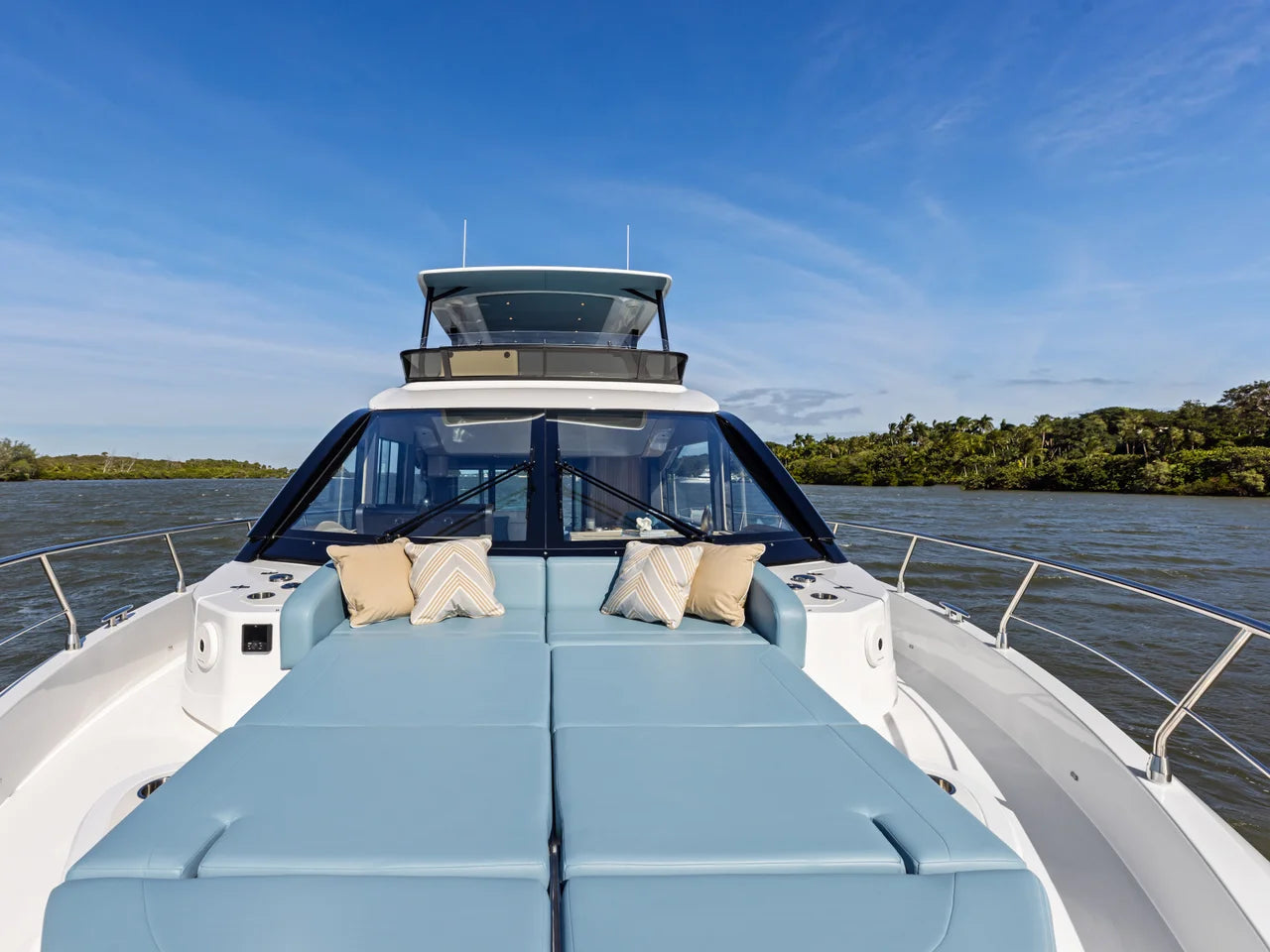 2026 Cruisers Yachts 50 FLY 50.0 feet, Inuvik, Northwest Territories #44