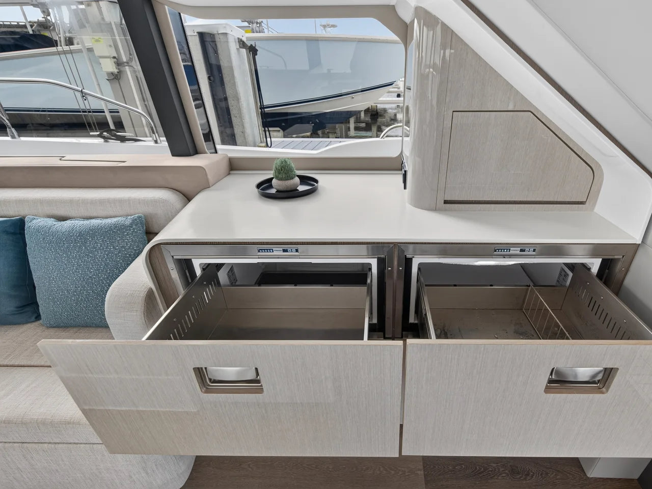 2026 Cruisers Yachts 57 FLY 57.0 feet, Stuart, Florida #18