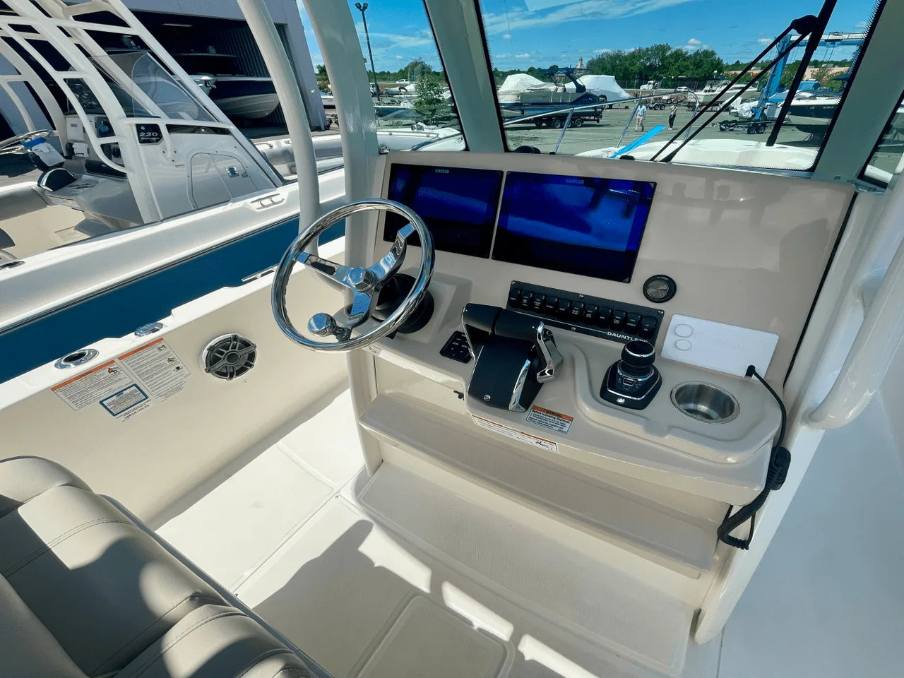 2025 Boston Whaler 280 Dauntless 28.0 feet, Quincy, MA #11