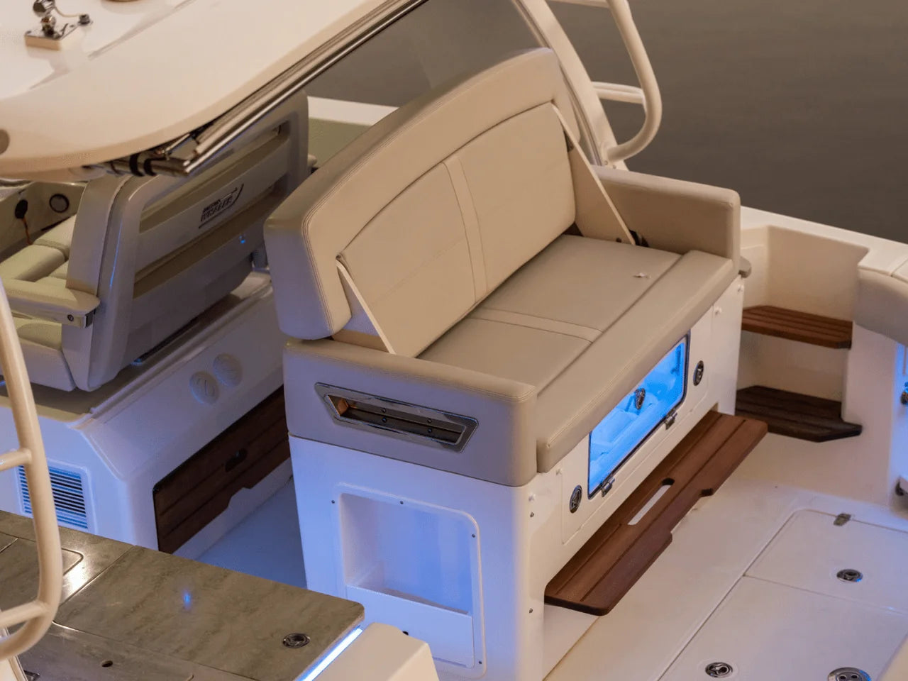 2026 Boston Whaler 380 Realm 38.0 feet, Inuvik, Northwest Territories #58