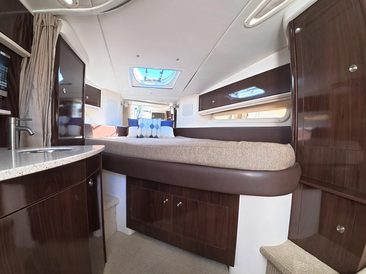 2016 Sea Ray 330 Sundancer 33.0 feet, Huntington, NY #28