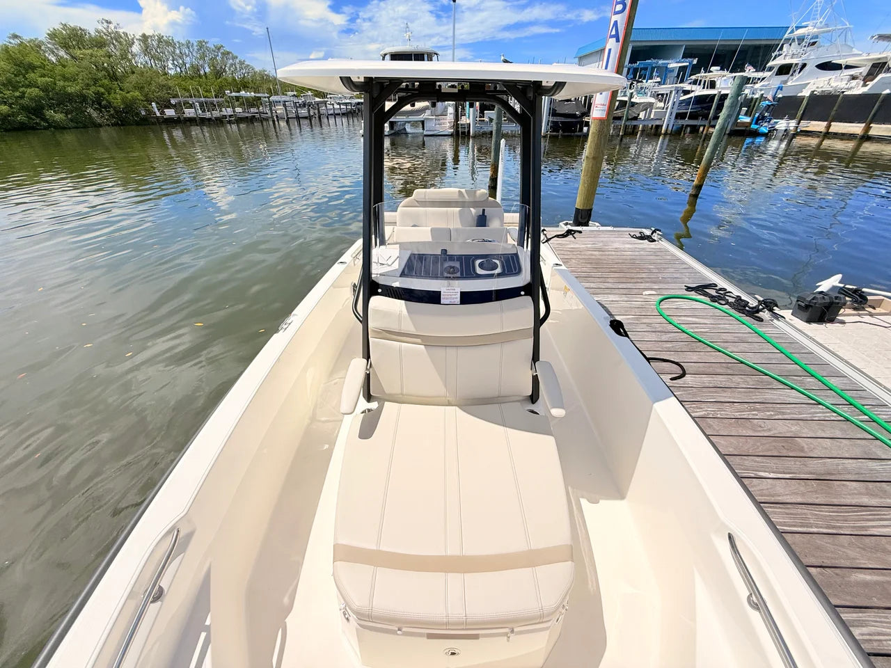 2027 Boston Whaler 220 Dauntless 22.0 feet, St Petersburg, FL #39
